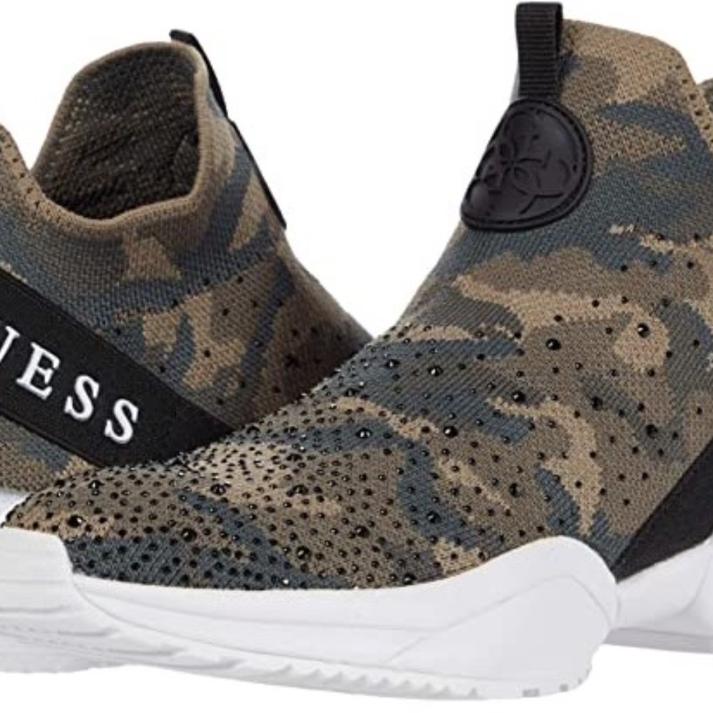 GUESS Women's Bellini Sneaker Green with black rhinestone New without box